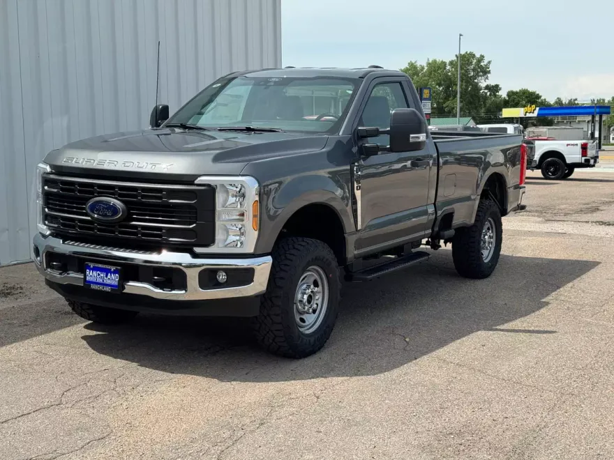 2025 Ford F-350 XL photo 1