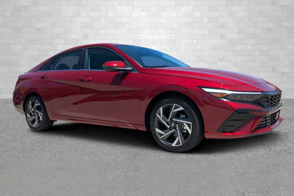 2025 Hyundai Elantra Limited photo 1