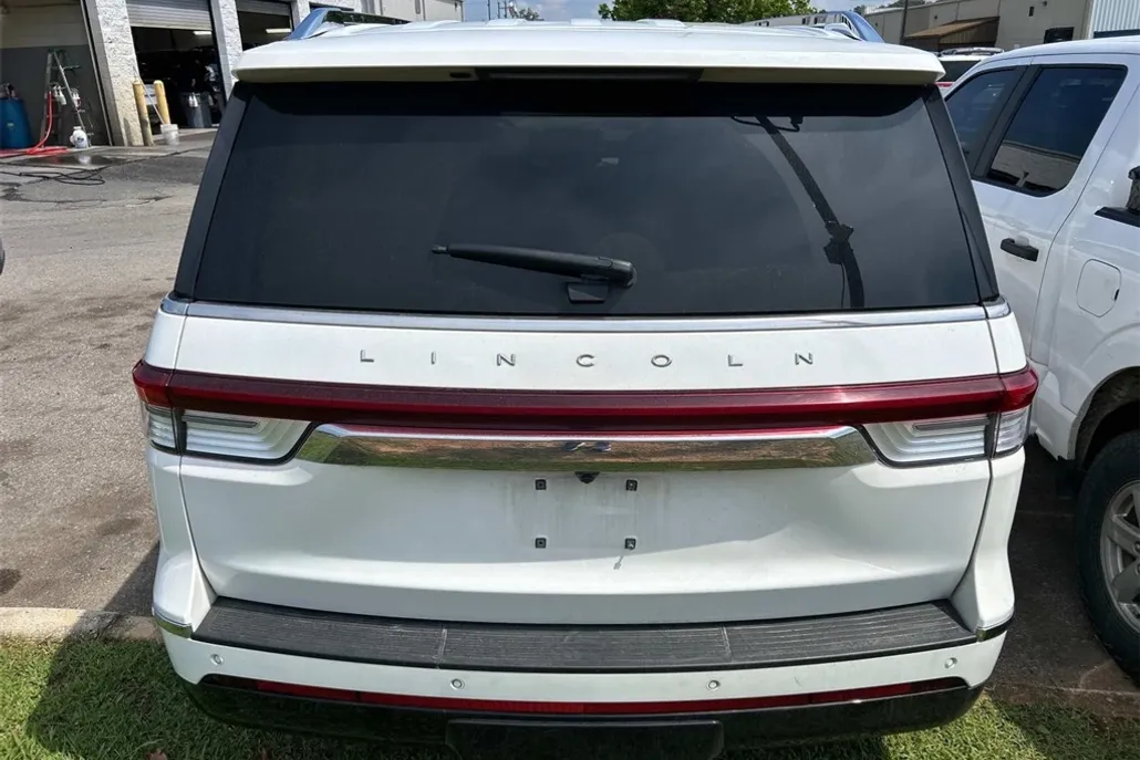 2024 Lincoln Navigator L Reserve photo 1