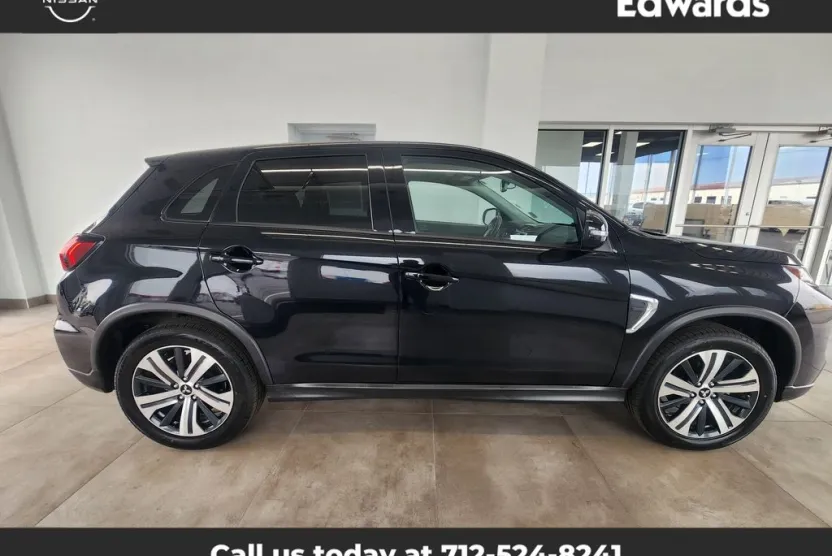 2024 Mitsubishi Outlander Sport SE photo 1