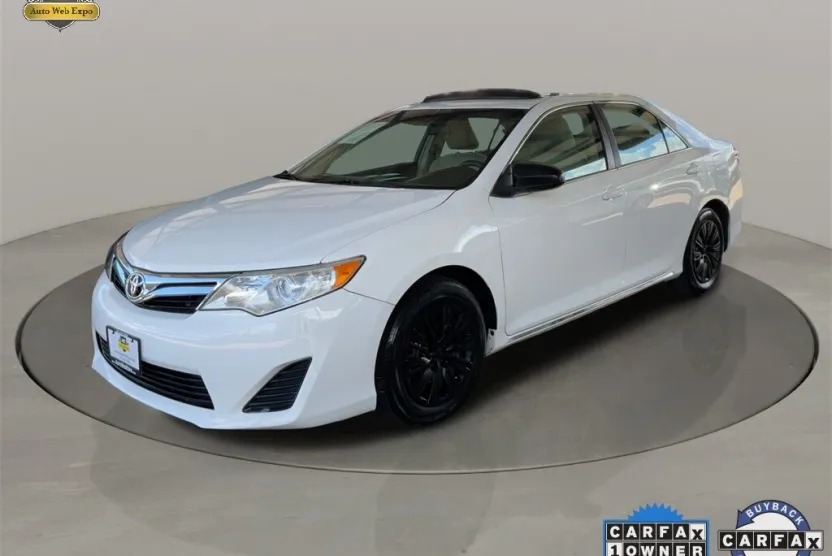 2014 Toyota Camry L photo 1