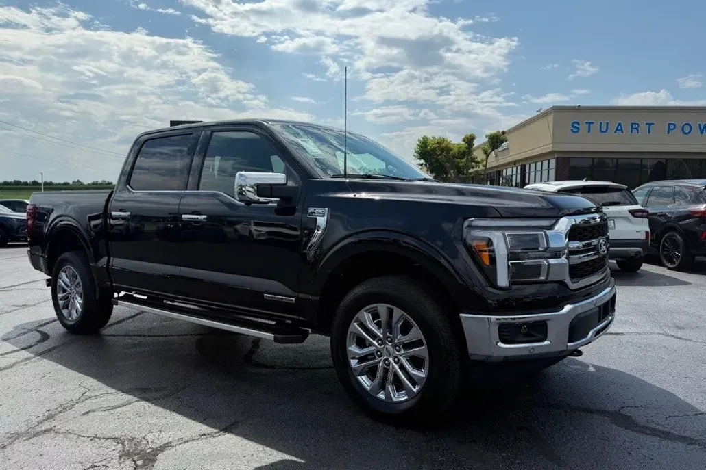 2025 Ford F-150 Lariat photo 1