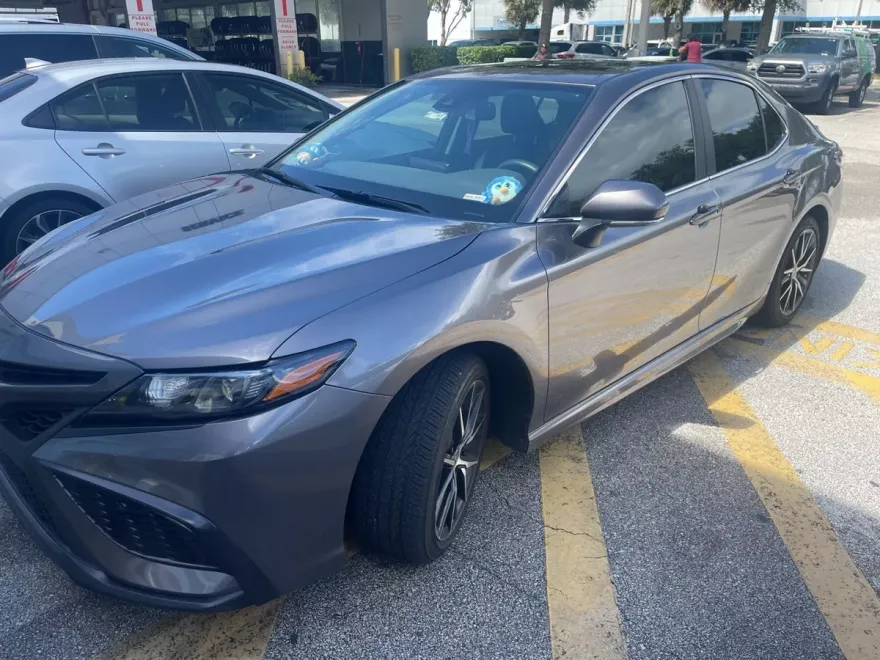 2024 Toyota Camry SE photo 1