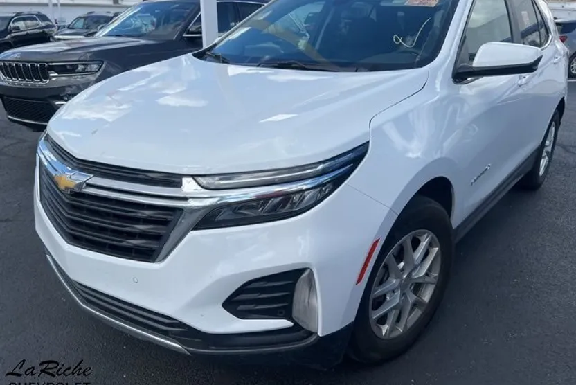 2024 Chevrolet Equinox LT photo 1