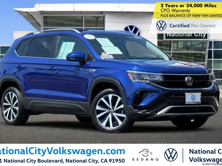 2022 Volkswagen Taos SE photo 1