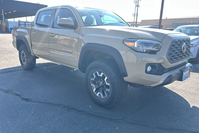 2020 Toyota Tacoma TRD photo 1