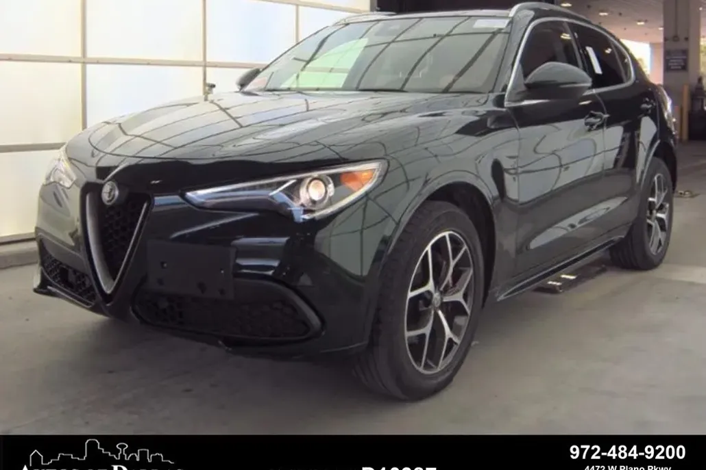 2021 Alfa Romeo Stelvio Ti photo 1