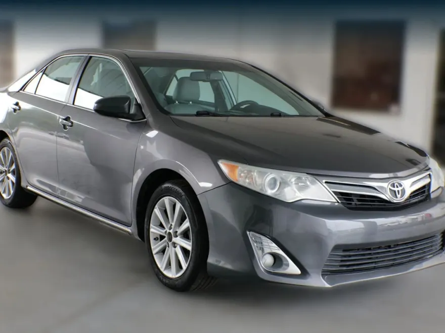 2014 Toyota Camry L photo 1
