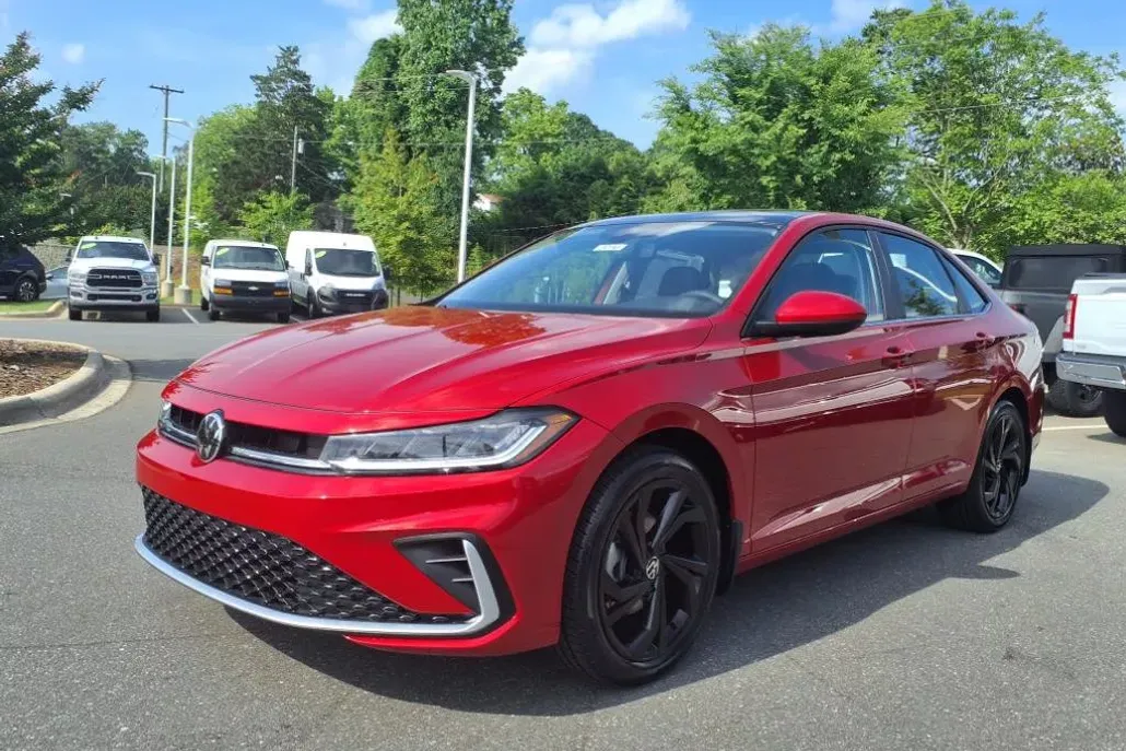2025 Volkswagen Jetta SE photo 1