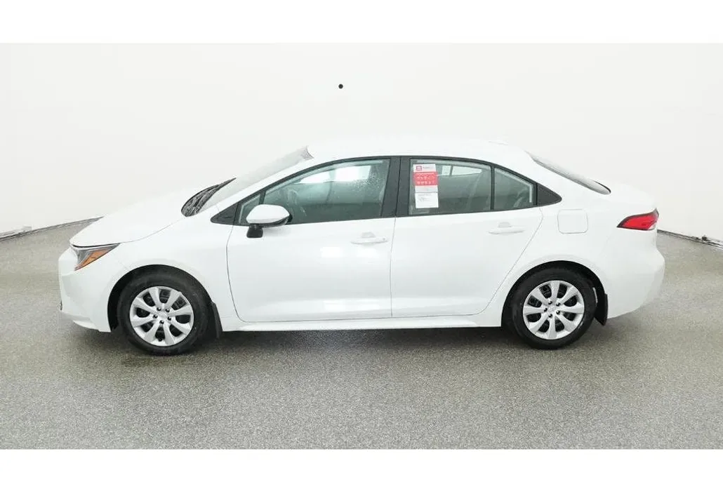 2026 Toyota Corolla LE photo 1