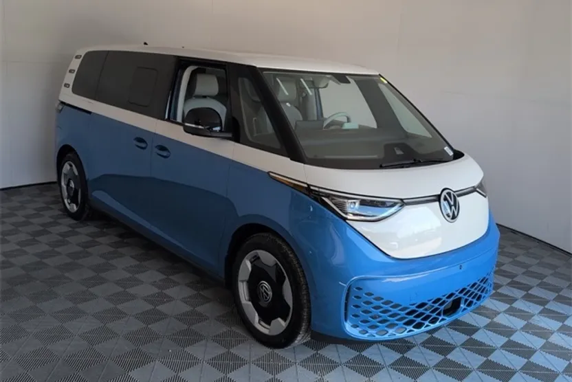 2025 Volkswagen ID. Buzz Pro Plus photo 1