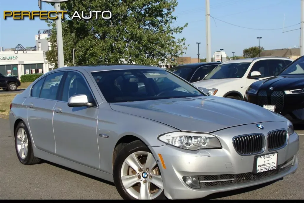 2013 Bmw 528xi 5-Series photo 1