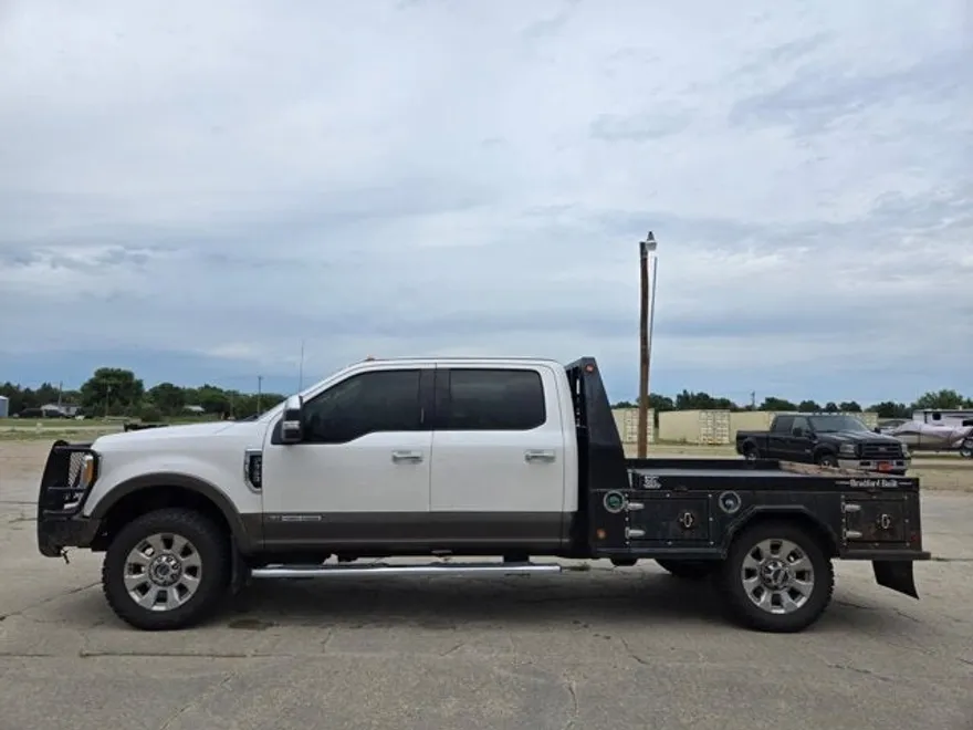 2017 Ford F-350 Lariat photo 1