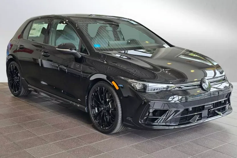 2025 Volkswagen Golf R photo 1