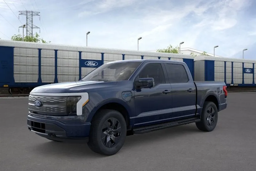 2025 Ford F-150 Lightning Lariat photo 1