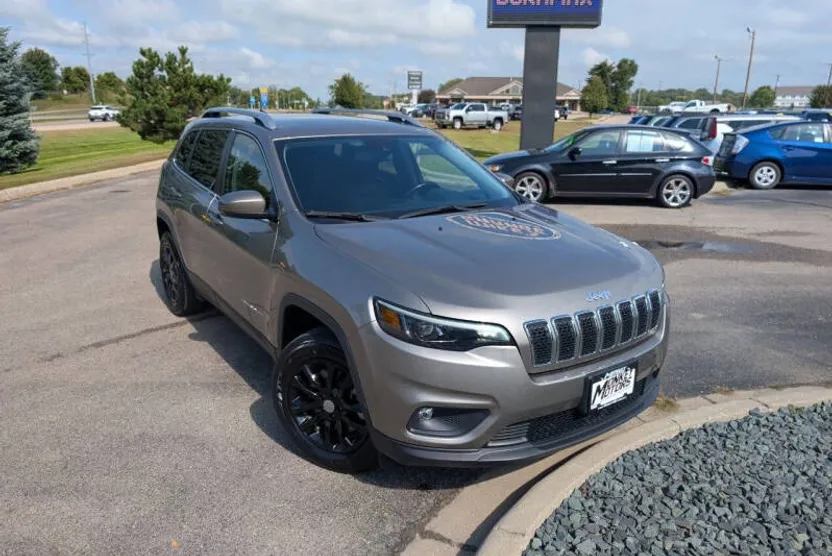 2021 Jeep Cherokee Latitude Lux photo 1