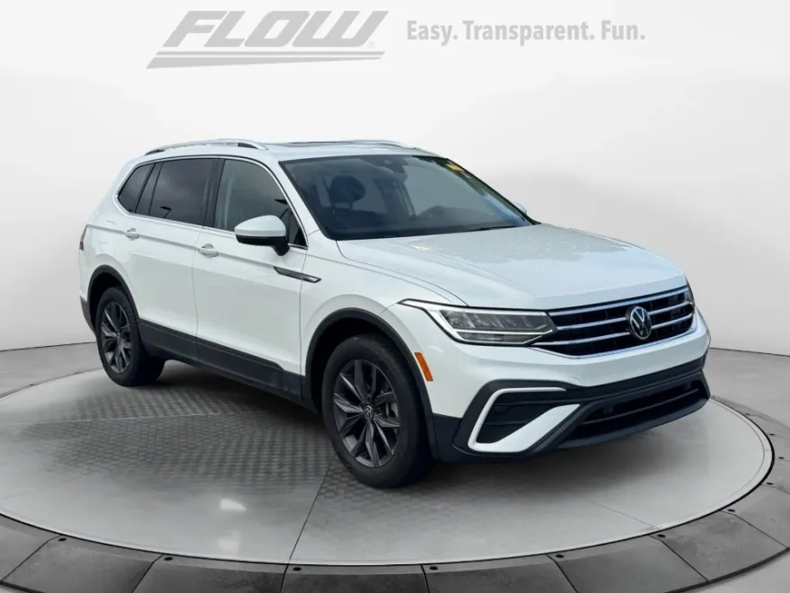 2023 Volkswagen Tiguan SE photo 1