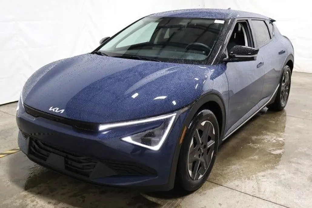 2025 Kia EV6 Light photo 1
