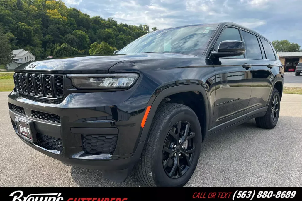 2024 Jeep Grand Cherokee Altitude photo 1