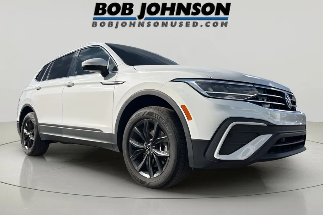 2024 Volkswagen Tiguan SE Wolfsburg Edition photo 1