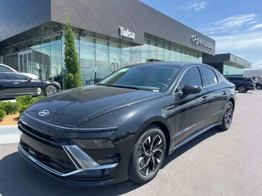 2025 Hyundai Sonata SEL photo 1