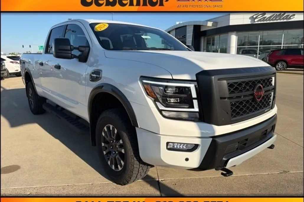 2024 Nissan Titan PRO-4X photo 1