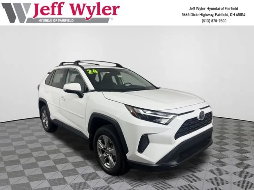 2024 Toyota RAV4 XLE photo 1