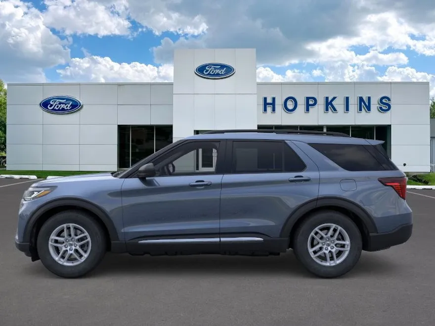 2025 Ford Explorer photo 1