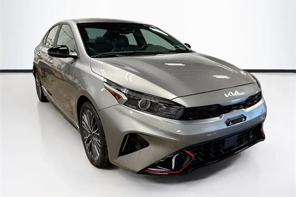 2023 Kia Forte GT-Line photo 1