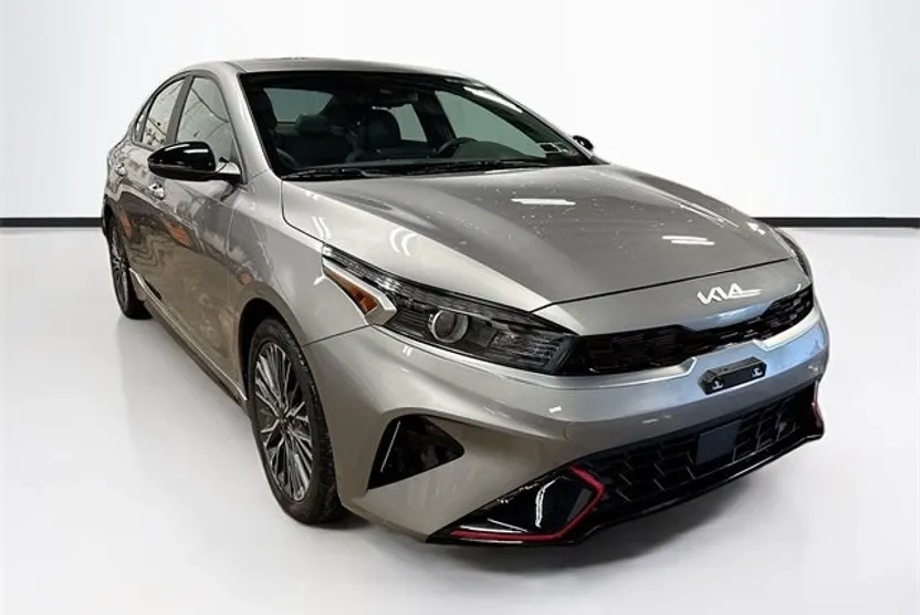 2023 Kia Forte GT-Line photo 1