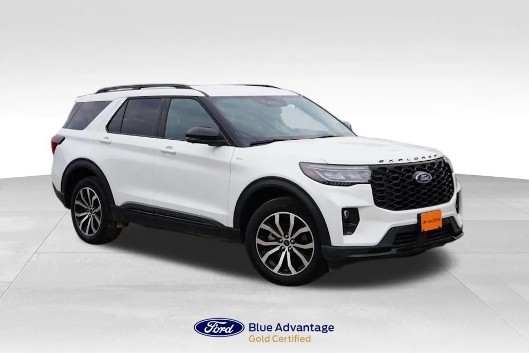 2025 Ford Explorer ST-Line photo 1