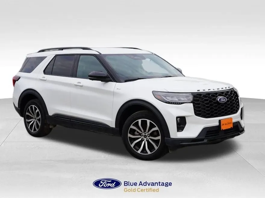 2025 Ford Explorer ST-Line photo 1