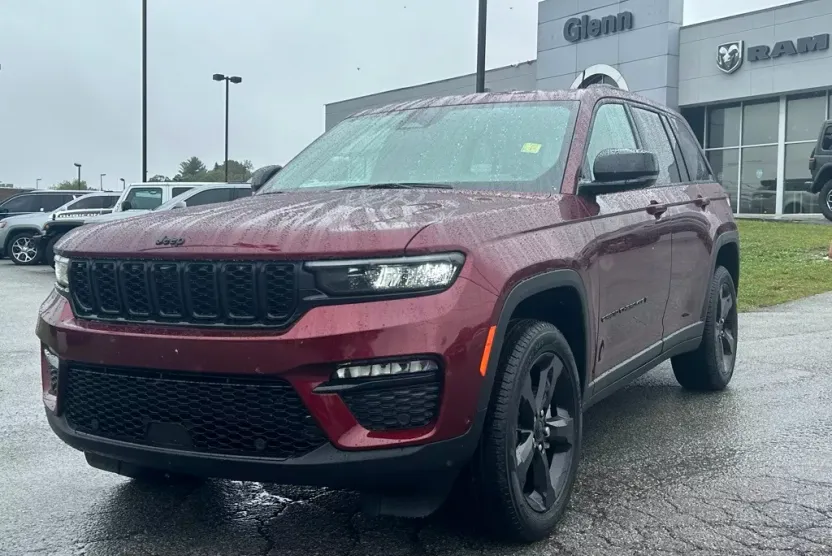 2025 Jeep Grand Cherokee Limited photo 1
