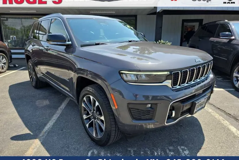 2022 Jeep Grand Cherokee Overland photo 1