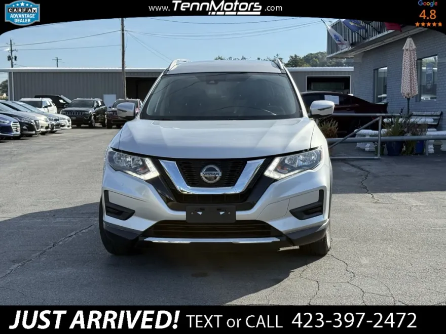 2020 Nissan Rogue SV photo 1
