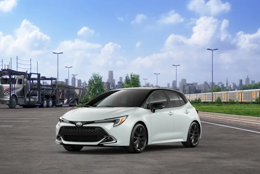 2025 Toyota Corolla XSE photo 1