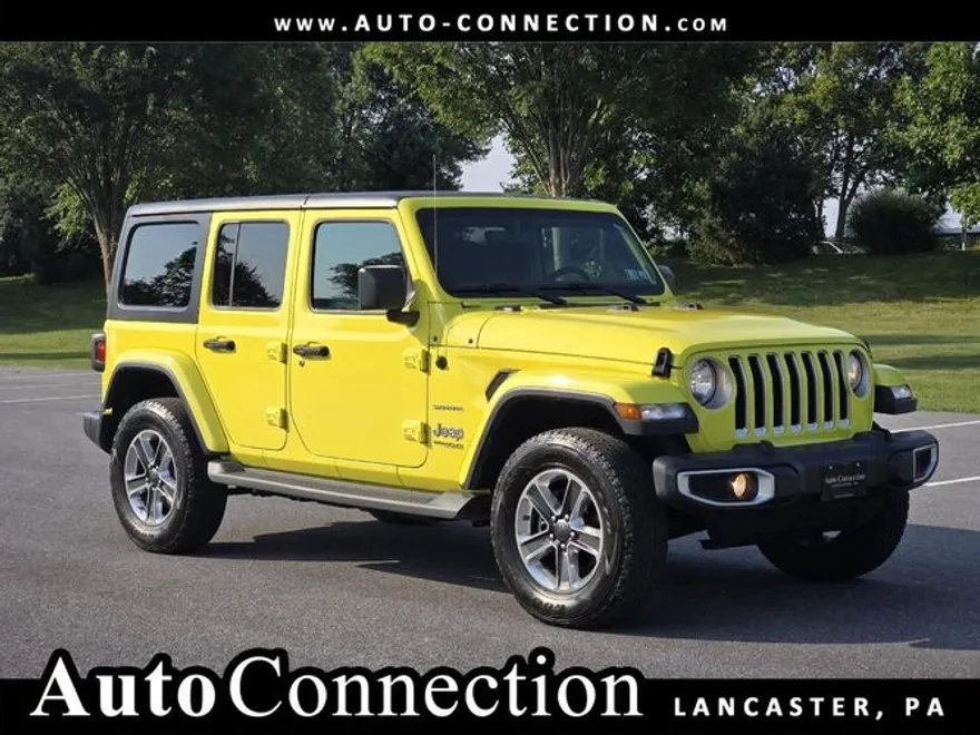 2017 Jeep Wrangler Unlimited Sahara photo 1