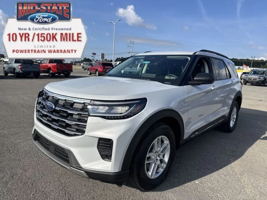 2025 Ford Explorer photo 1