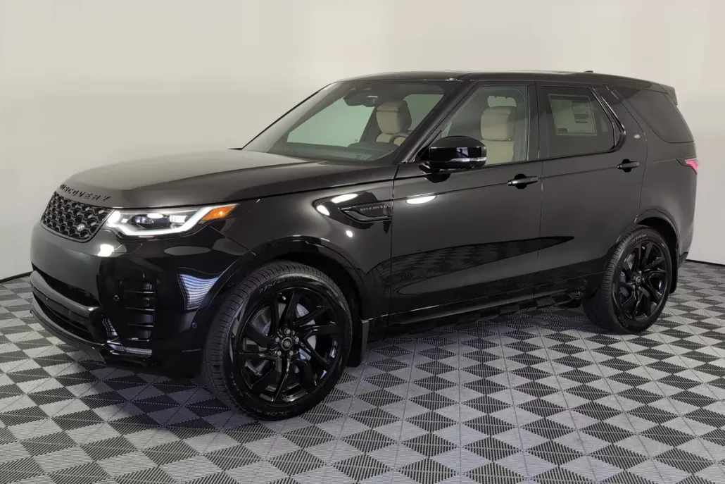 2025 Land Rover Discovery SE photo 1