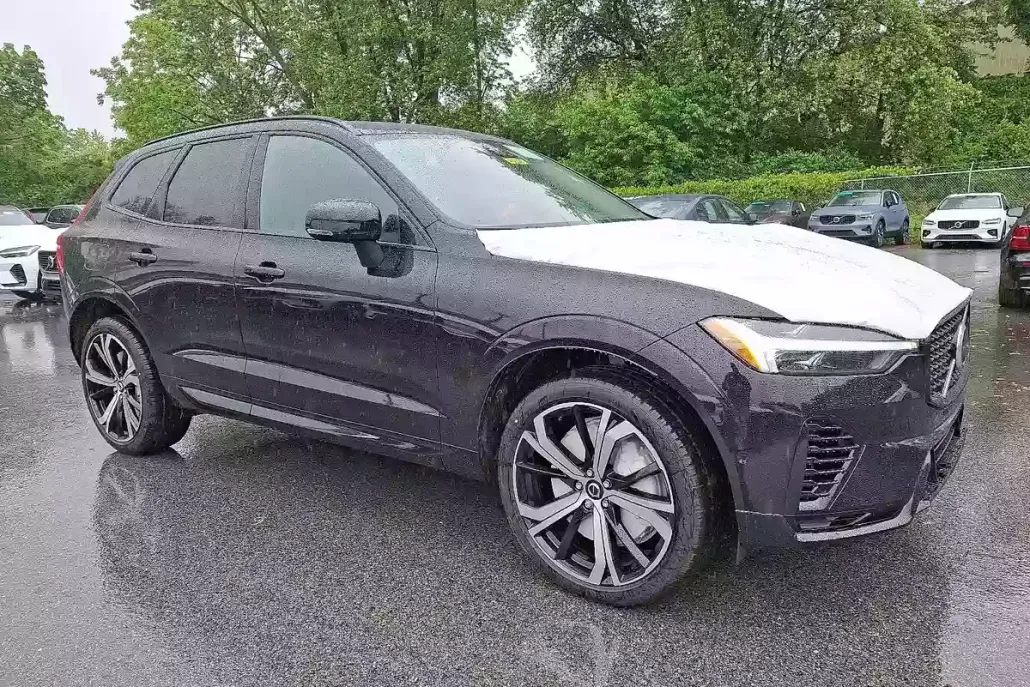 2025 Volvo XC60 Hybrid T8 photo 1
