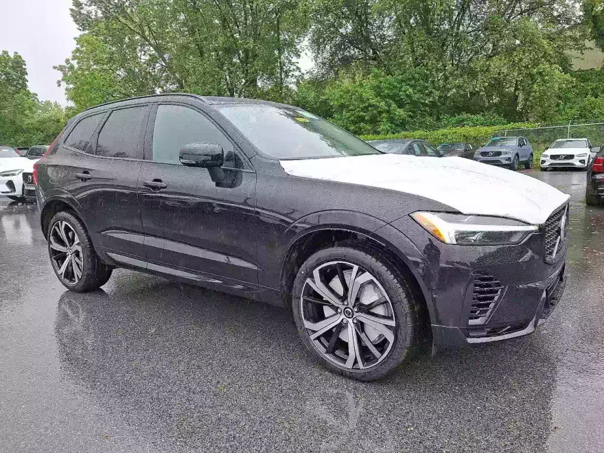2025 Volvo XC60 Hybrid T8 photo 1
