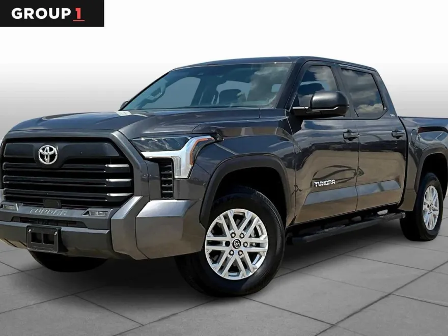 2024 Toyota Tundra SR5 photo 1