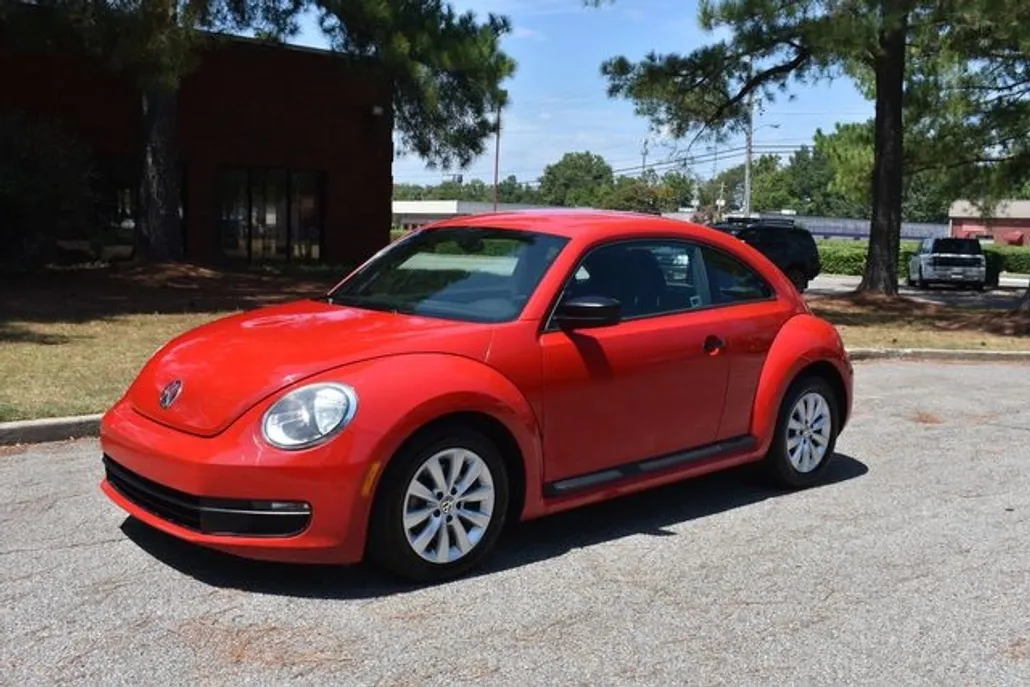 2013 Volkswagen Beetle 2.5L photo 1