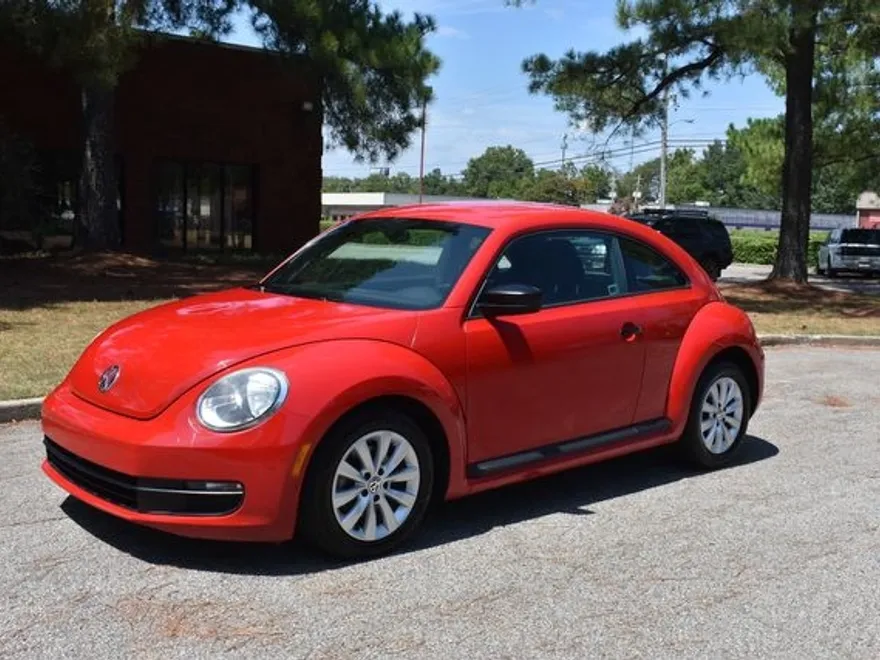2013 Volkswagen Beetle 2.5L photo 1