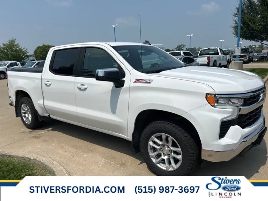 2022 Chevrolet Silverado 1500 LT photo 1