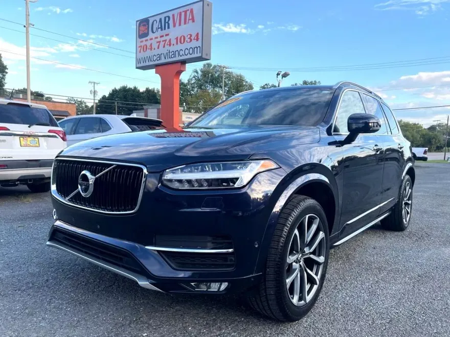 2019 Volvo XC90 T6 AWD Momentum photo 1