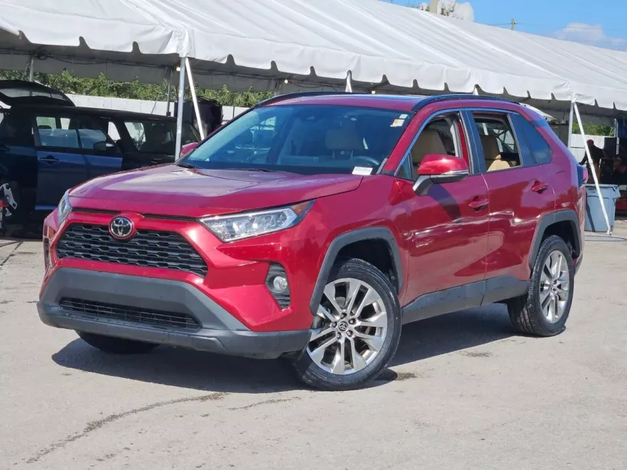 2021 Toyota RAV4 XLE Premium photo 1