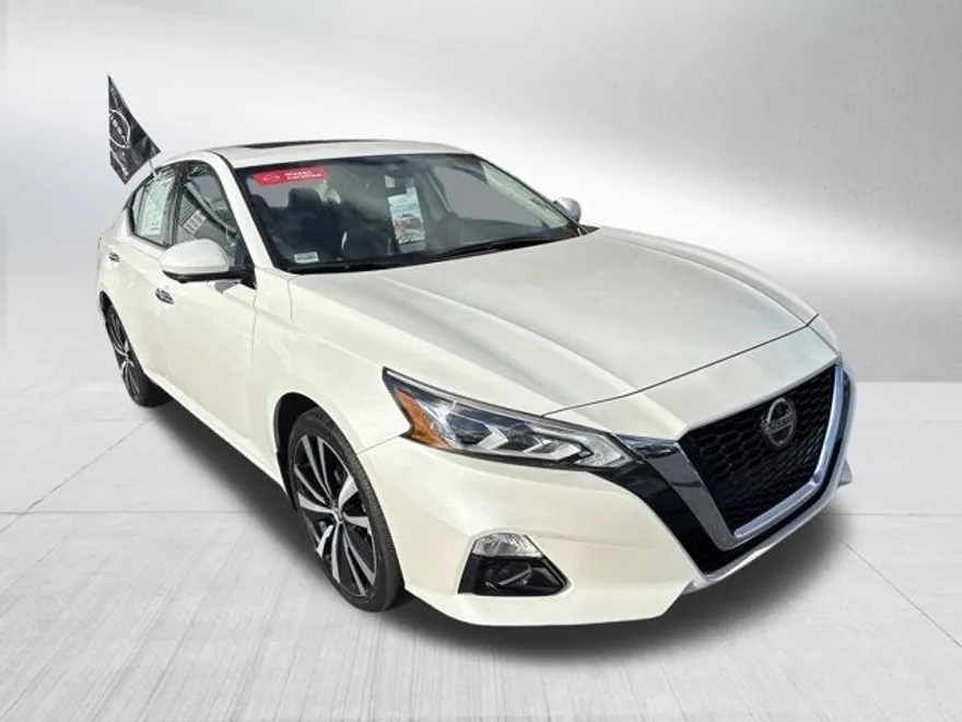 2021 Nissan Altima 2.5 Platinum photo 1
