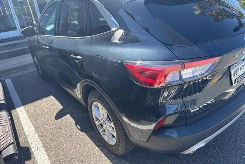 2022 Ford Escape SE photo 1