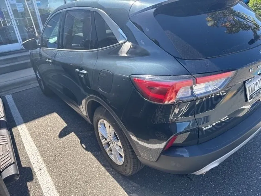 2022 Ford Escape SE photo 1